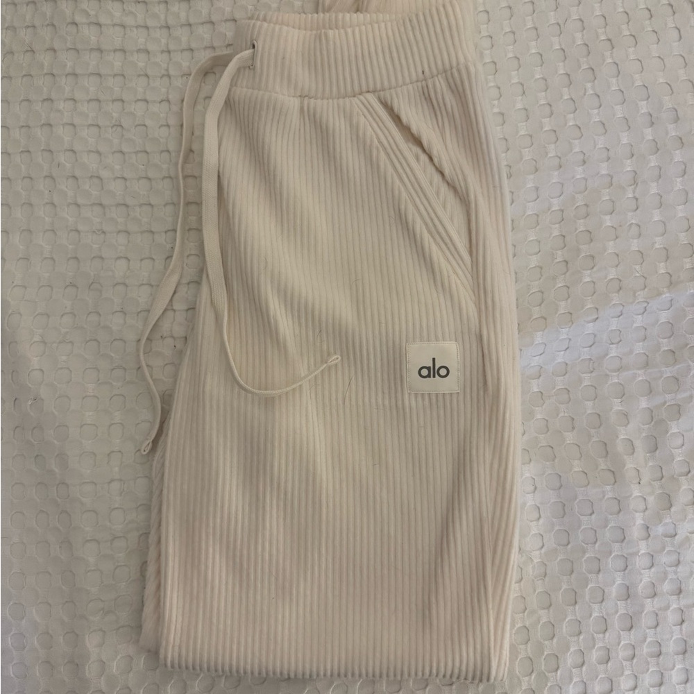 Alo Cream Ribbed MUSE Joggers